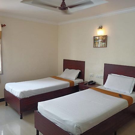 Sky Park Hotels Tiruppur Eksteriør bilde