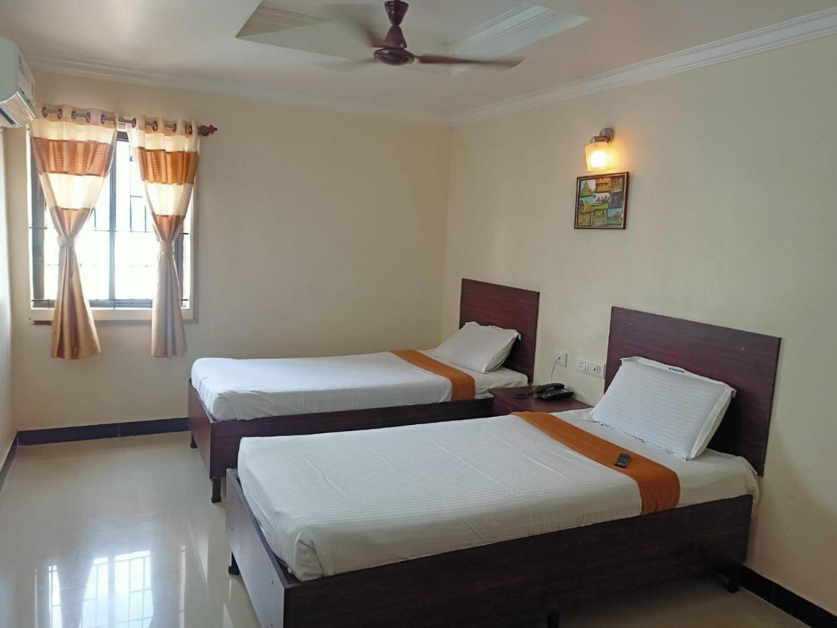 Sky Park Hotels Tiruppur Eksteriør bilde