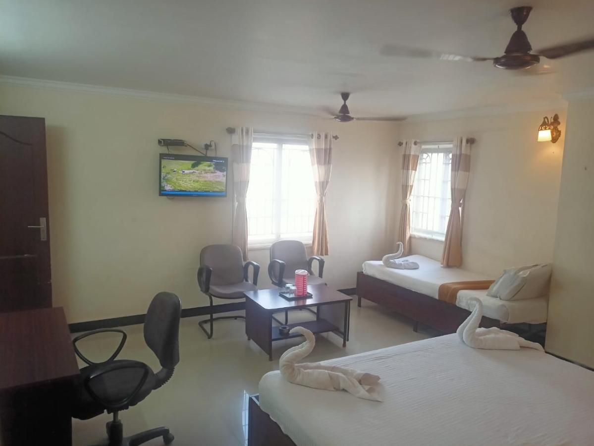 Sky Park Hotels Tiruppur Eksteriør bilde
