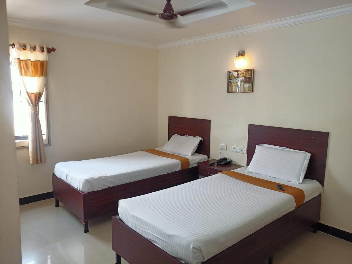 Sky Park Hotels Tiruppur Eksteriør bilde